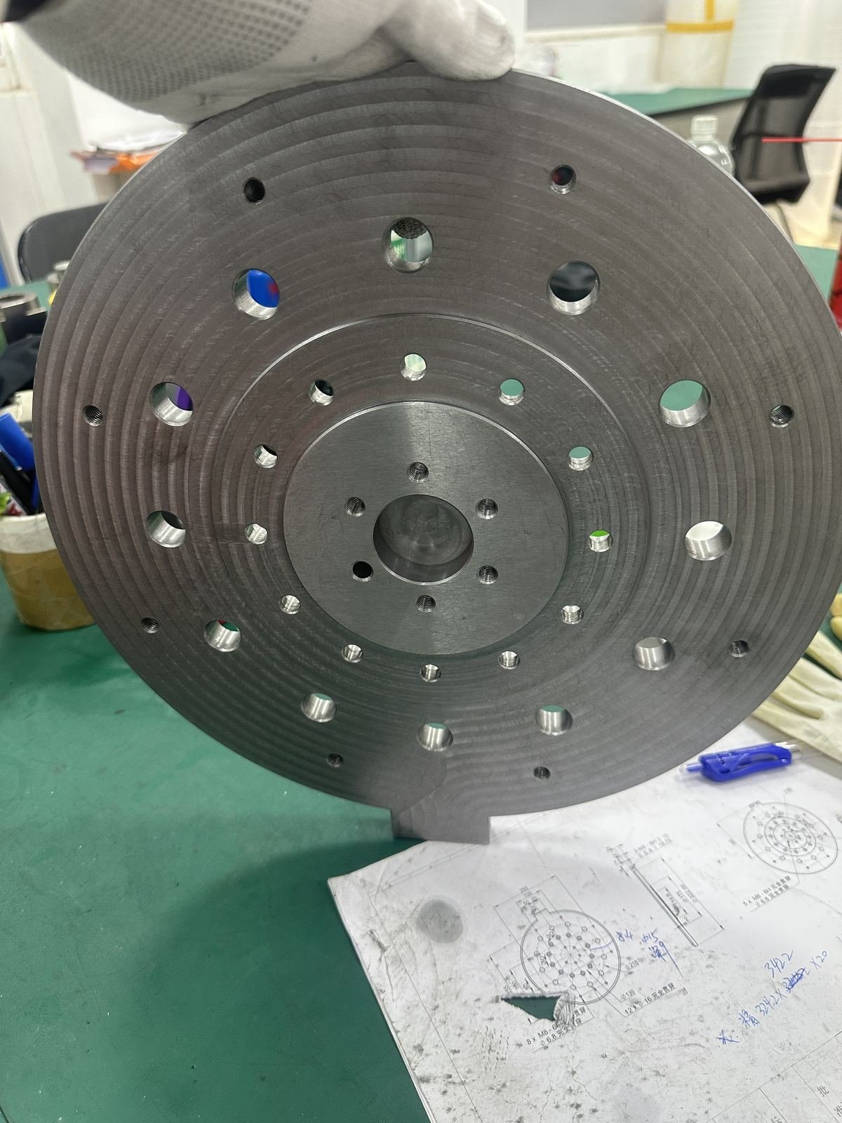 Circular precision component